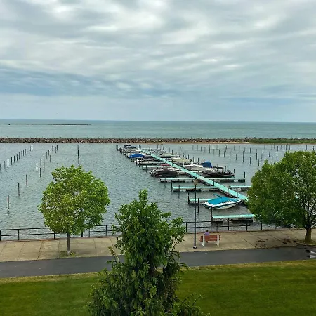 Clarion Hotel Conference Center on Lake Erie
